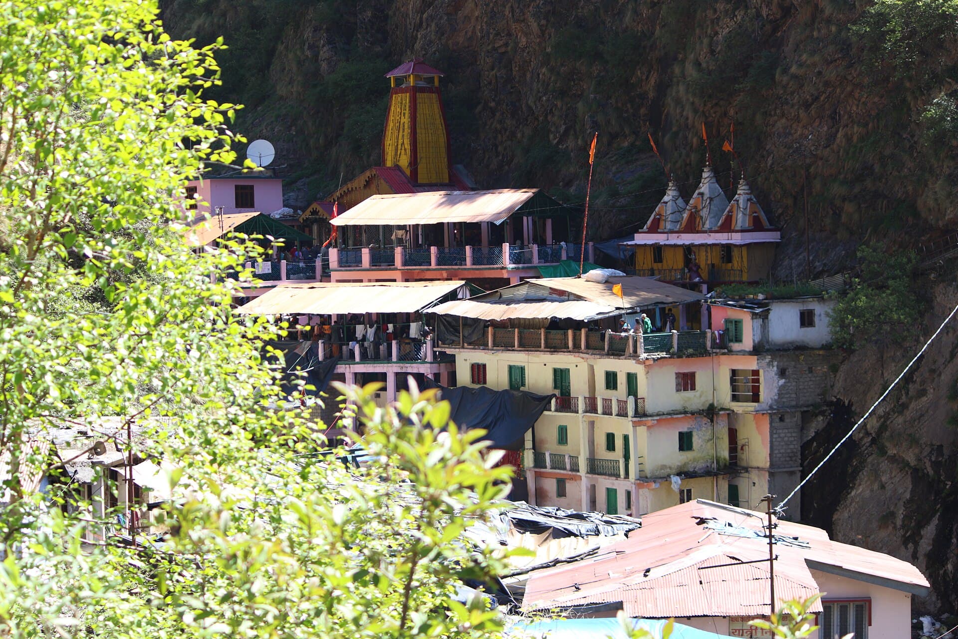 यमुनोत्री धाम मंदिर
